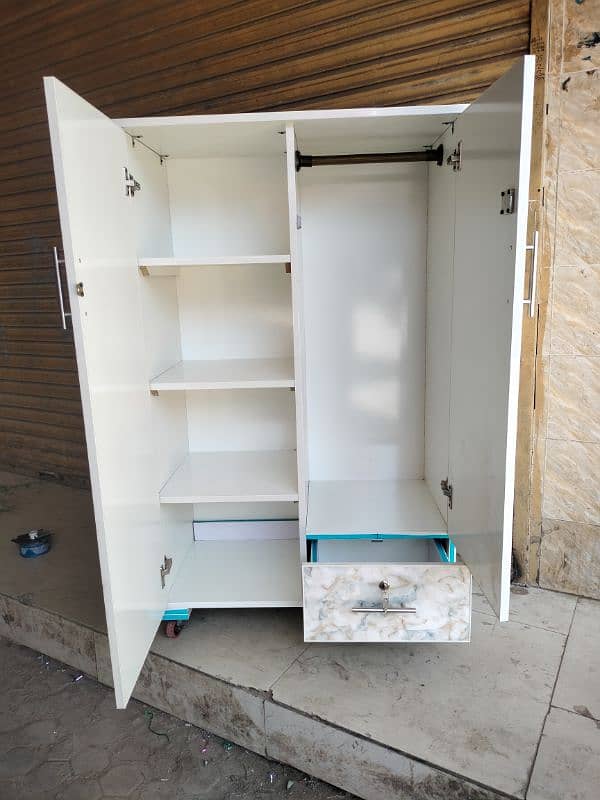 cupboard / wardrobe / Almari 0316,5004723 4