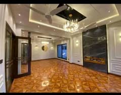 harringbone Wooden Flooring / Laminate Floor/window blinds / wallpaper