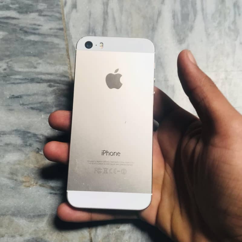 apple iphone 10/10 condition ip5s non pta all ok set hai. 2