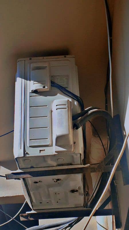 Gree INVERTER AC 1.5TON 3