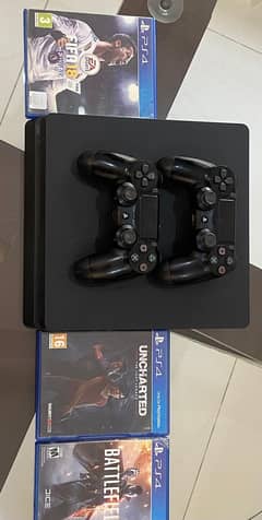 ps4 500 gb with 2 controllers and 3 games in excellent condition