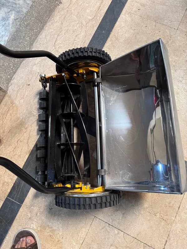 Home Ushttps://images. oe Lawn Mower Machine/ Manual Lawn Mower Machine 5