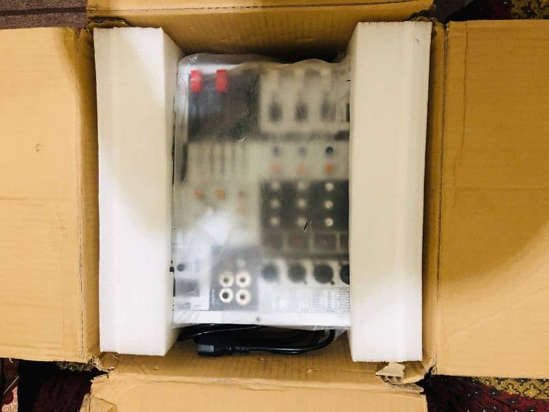 4channel mixer , with Sp2 speaker 12inch urgent sale 6