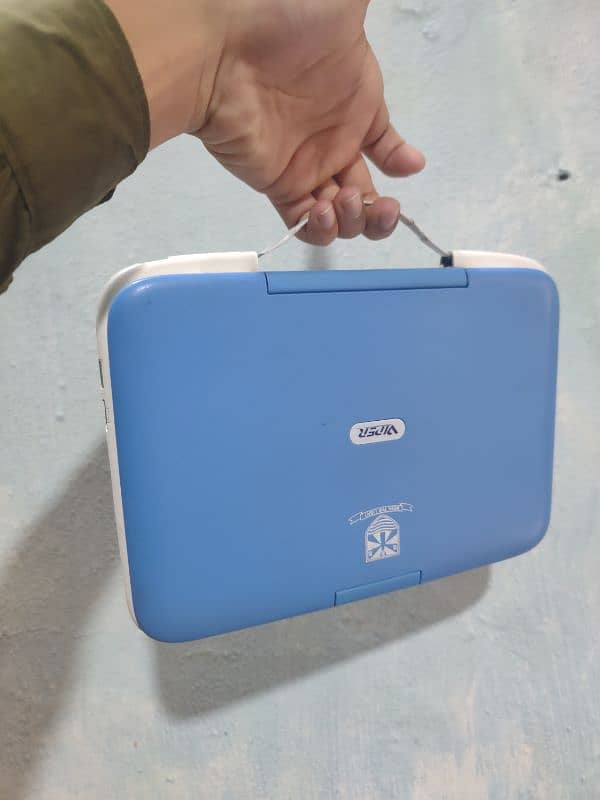 Intel Celeron 2Gb Ram 80GB Hard Mini Laptop 4