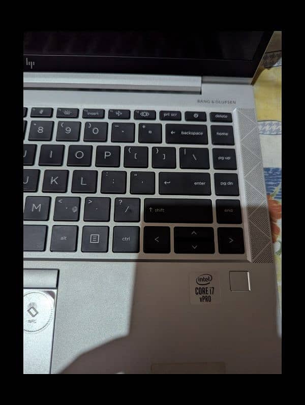 core i7 gen 10 hard 16/512 ssd 8