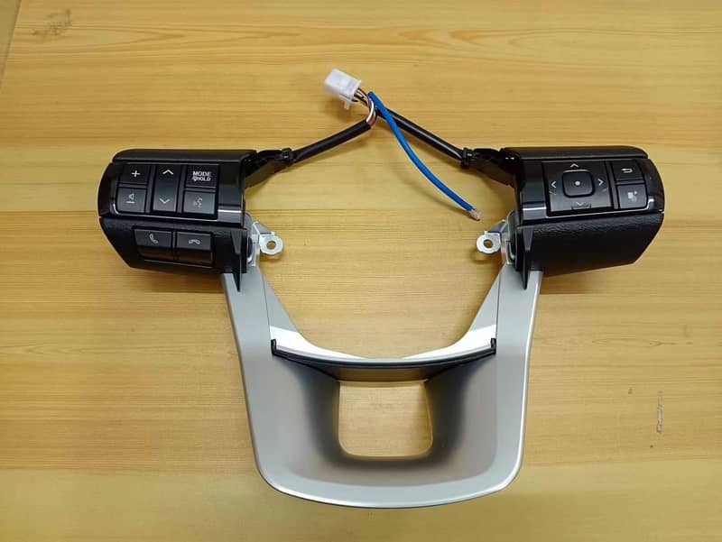 toyota revo + fortuner  Multimedia audio controls 3