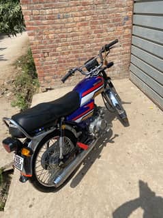 Honda CD70 2023