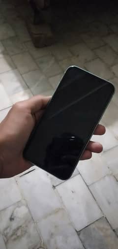 iPhone 11 64GB (all okay)