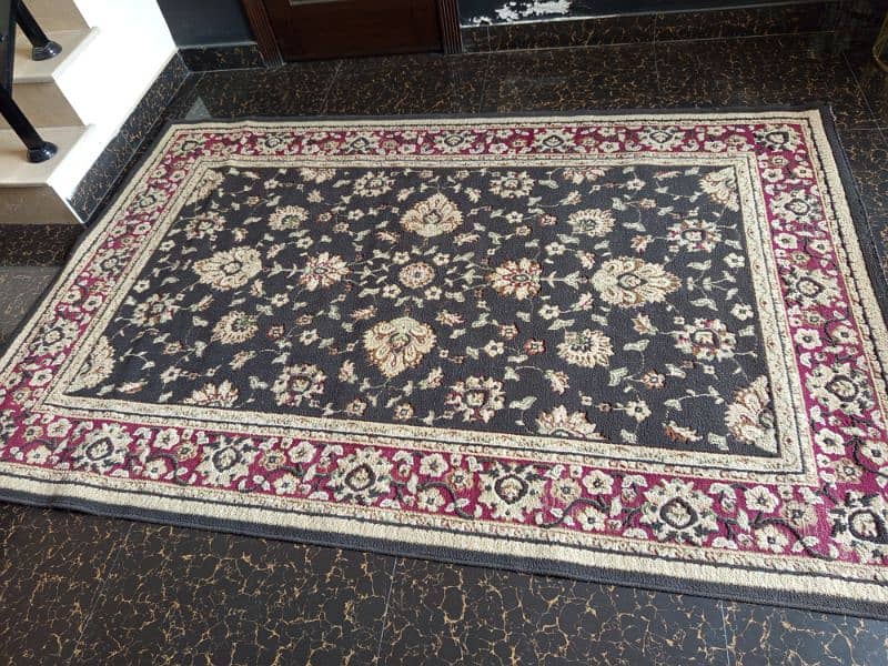 Beautiful carpet just like new 2