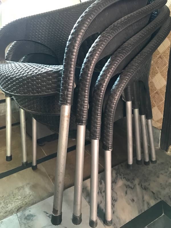 Chair 4 Pieces Read add 1