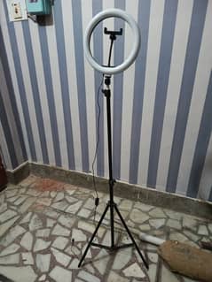 7 feet stand with 26 cm ring fill light with 3 colour shades