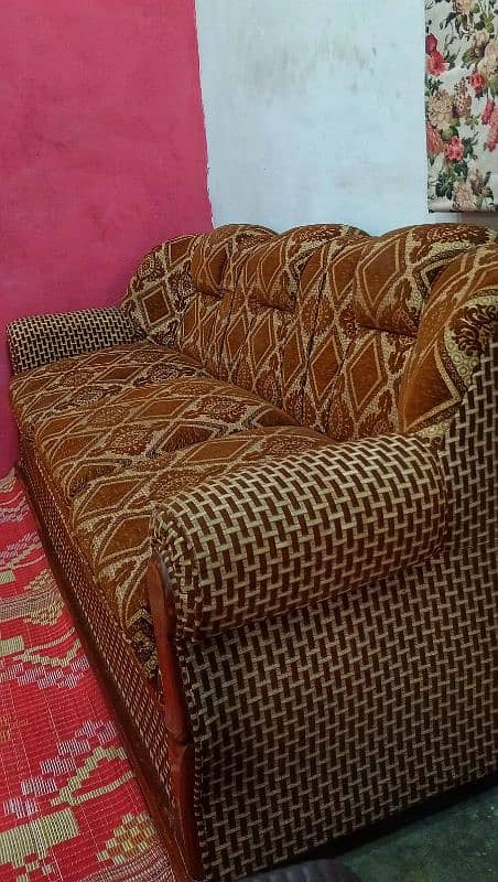 5 Seater Sofa Set for sell 6