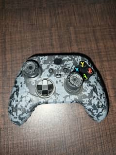 XBOX CONTROLLER SERIES S WITH BATTERY AND SKIN