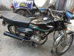 Royal Enfield Honda(125cc)in Black colaur