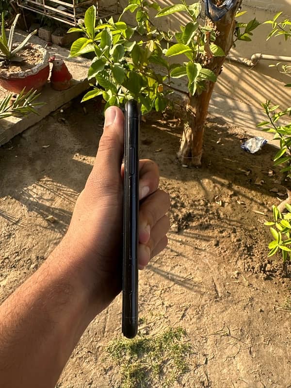 iphone XR Factory unlock /128GB 1