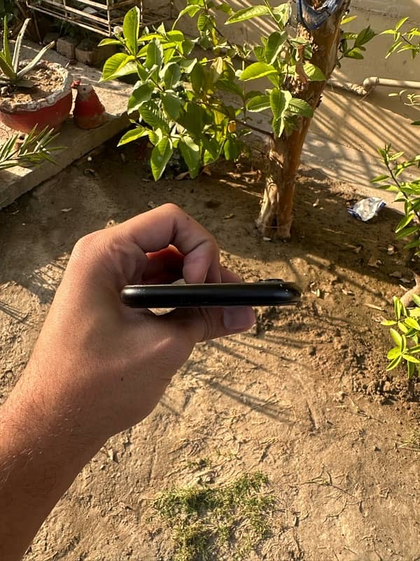 iphone XR Factory unlock /128GB 5