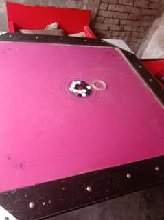 Carrom board