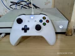 Xbox one S 1TB gaming console offline with one original controller