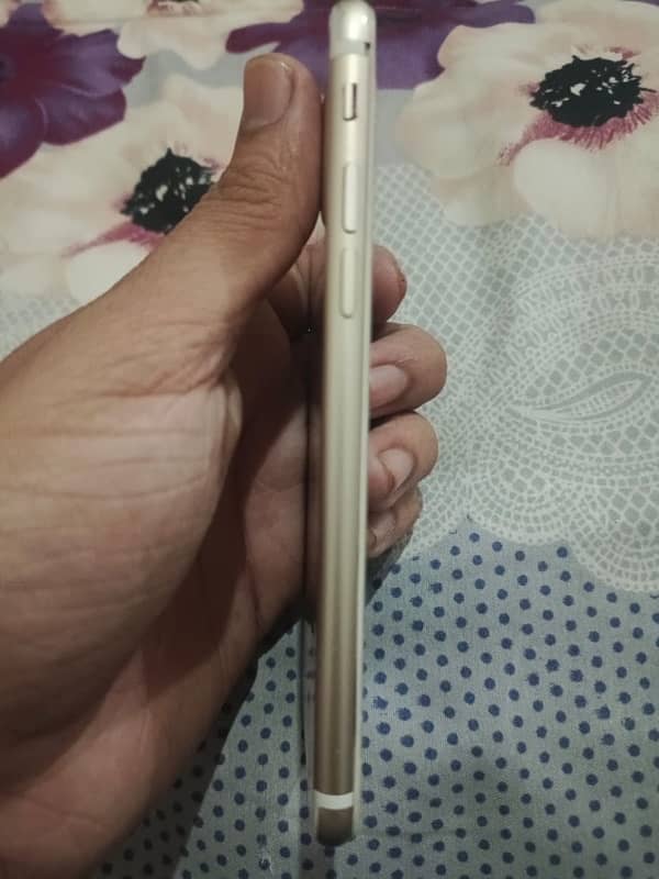 IPHONE 7 NON PTA 128 GB panel break but working 100% 2