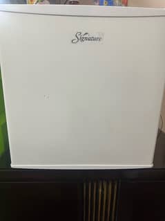 Signature Room Fridge for Sale (9/10)