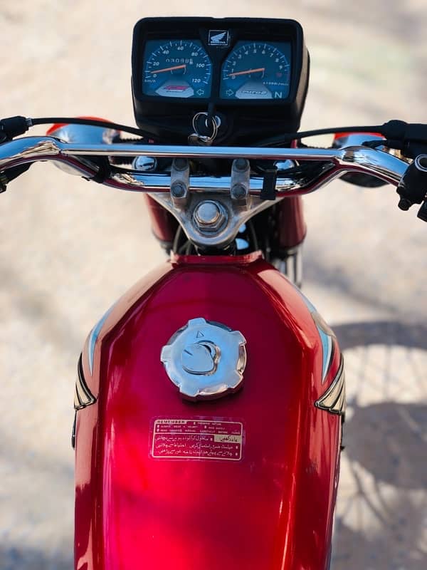 Honda CG-125 (Model 2018) Total Genuine Bike 1