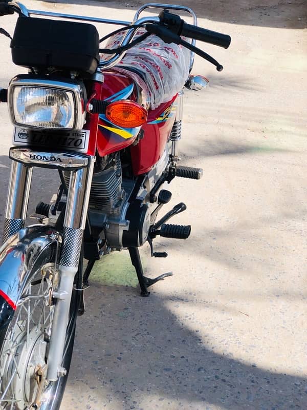 Honda CG-125 (Model 2018) Total Genuine Bike 7