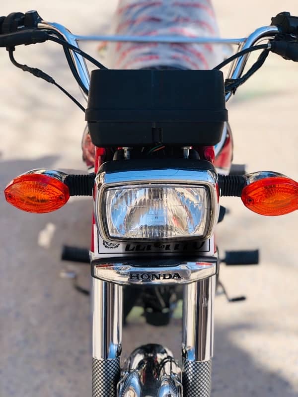 Honda CG-125 (Model 2018) Total Genuine Bike 8