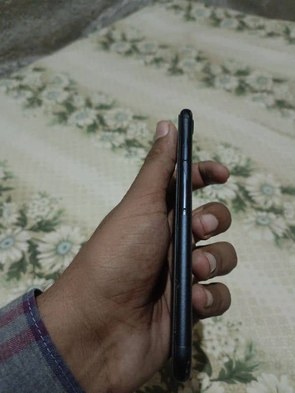 iPhone SE 3rd(2022) 64GB 3