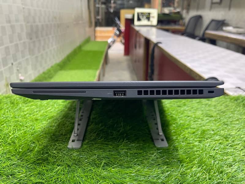 Lenovo ThinkPad T14s Gen 3 i7 12th Gen (0322-8832611) 9