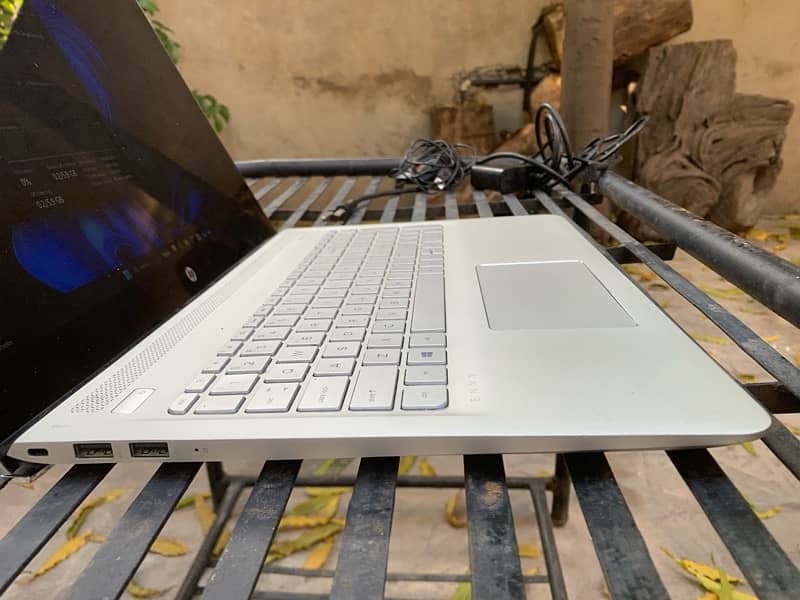 HP envy notebook i7 7th gen touch and type 10