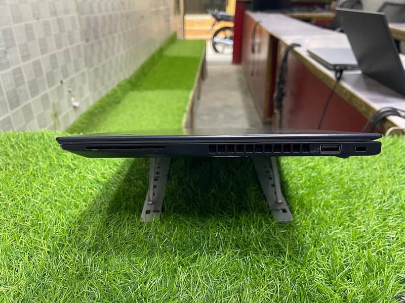 Lenovo Thinkpad T490s i5 8th Gen  (0322-8832611) 8
