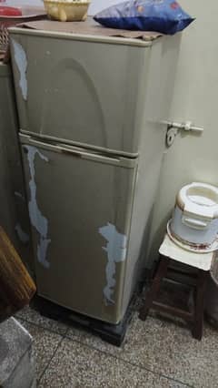 Dawlance Fridge Medium Size