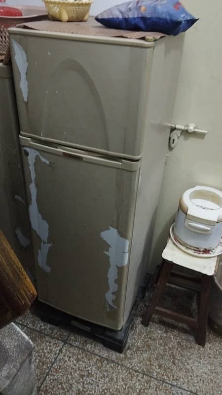 Dawlance Fridge Medium Size 0