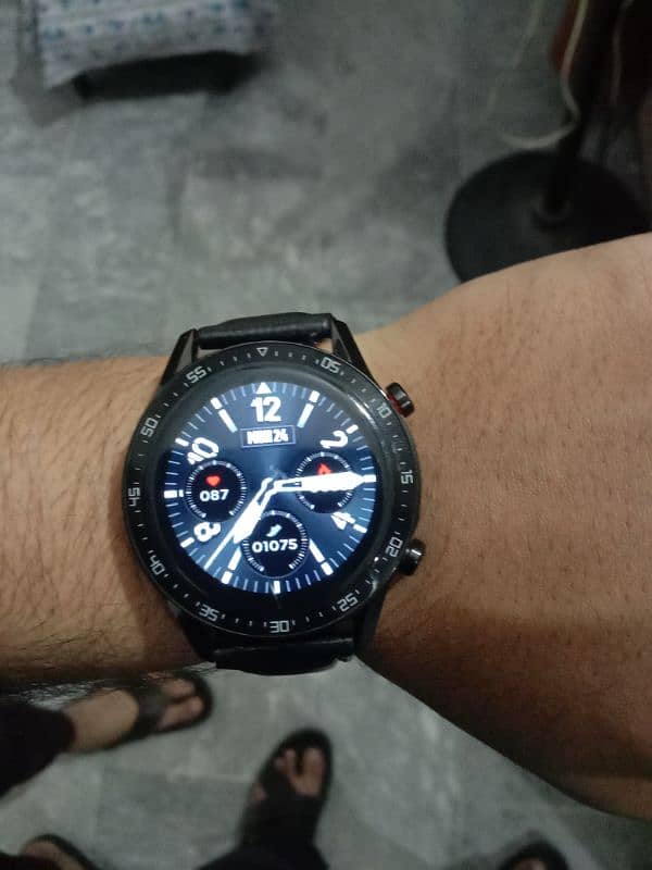 10/9 smart watch with 3 straps company blue lorry 4