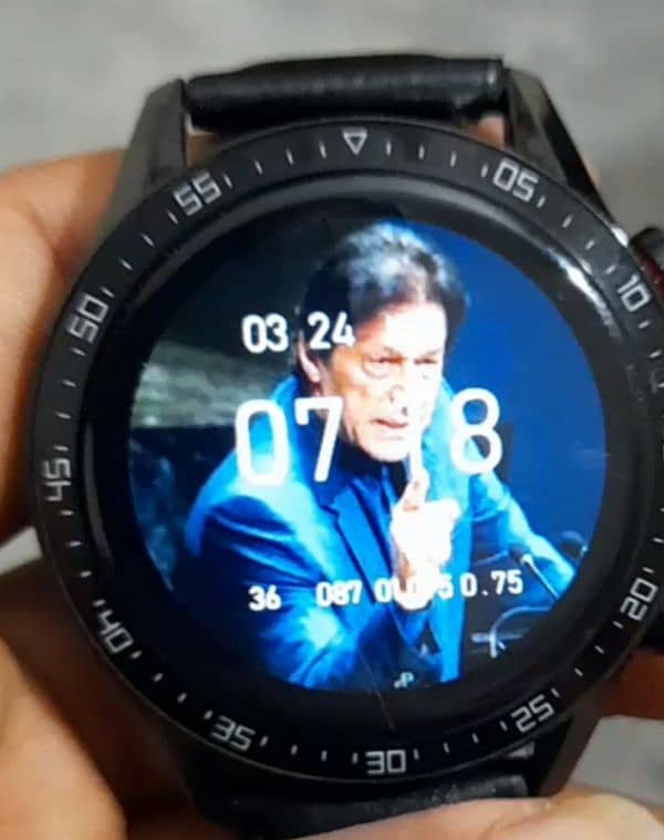 10/9 smart watch with 3 straps company blue lorry 16
