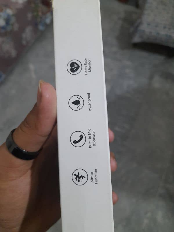 10/9 smart watch with 3 straps company blue lorry 18
