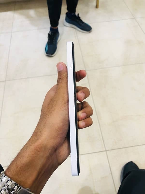 tecno spark 10 pro 8 /128gb 10/10 1