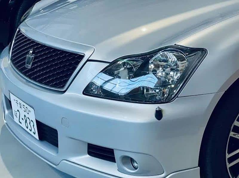 Toyota Crown Athlete 2005 OEM Headlights – LED with Blasters 0