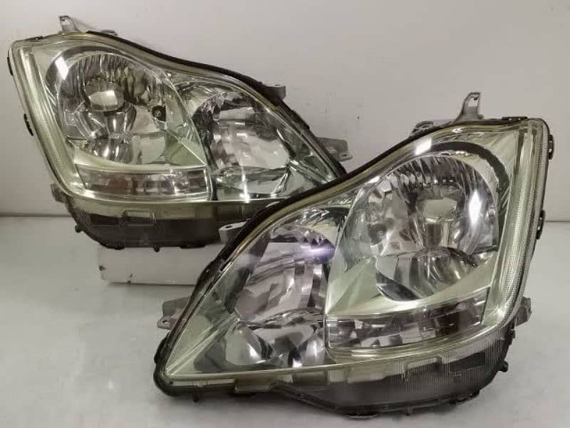 Toyota Crown Athlete 2005 OEM Headlights – LED with Blasters 1