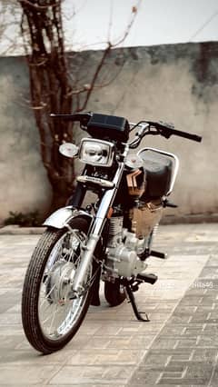 HONDA CG 125S (GOLD EDITION) 2k25 MODEL…. .