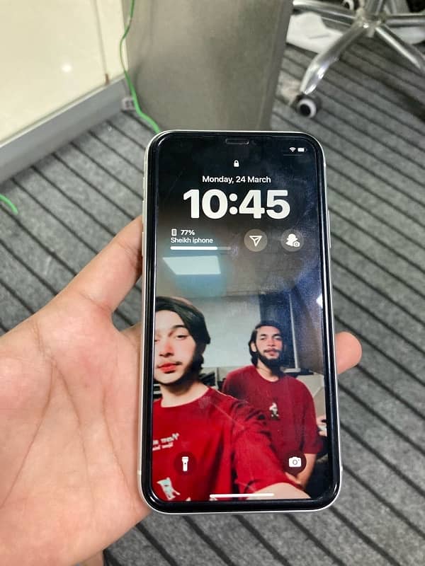 iphone xr  64 GB  jv non-pta 4