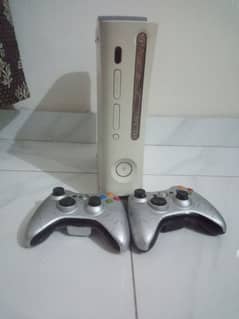 XBox 360 jailbreaker with 2wireless controllers