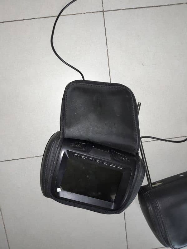 car head rest screens 3
