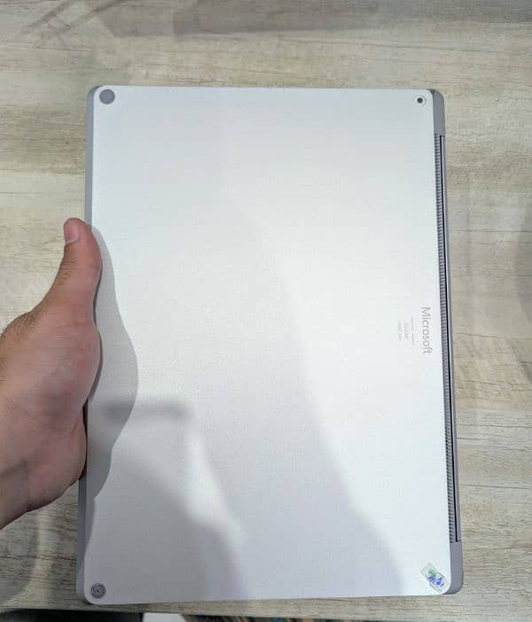 Microsoft surface laptop 4  i5 11th gen 8/512 Ssd 2