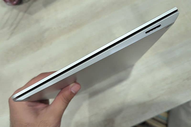 Microsoft surface laptop 4  i5 11th gen 8/512 Ssd 3