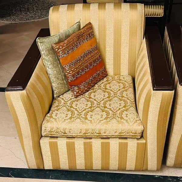 Beige Sofa Set 0