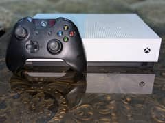 Xbox One S 1 TB with one Controller