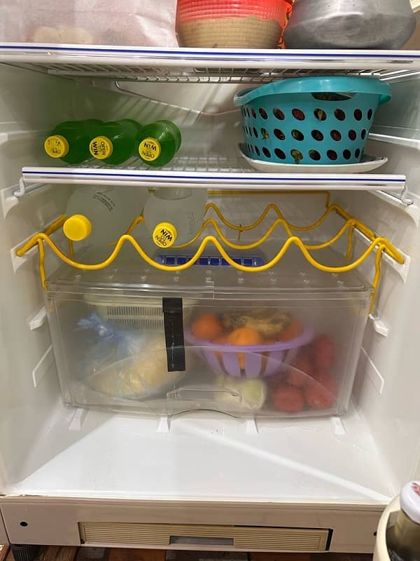 Dawlance fridge Golden 6