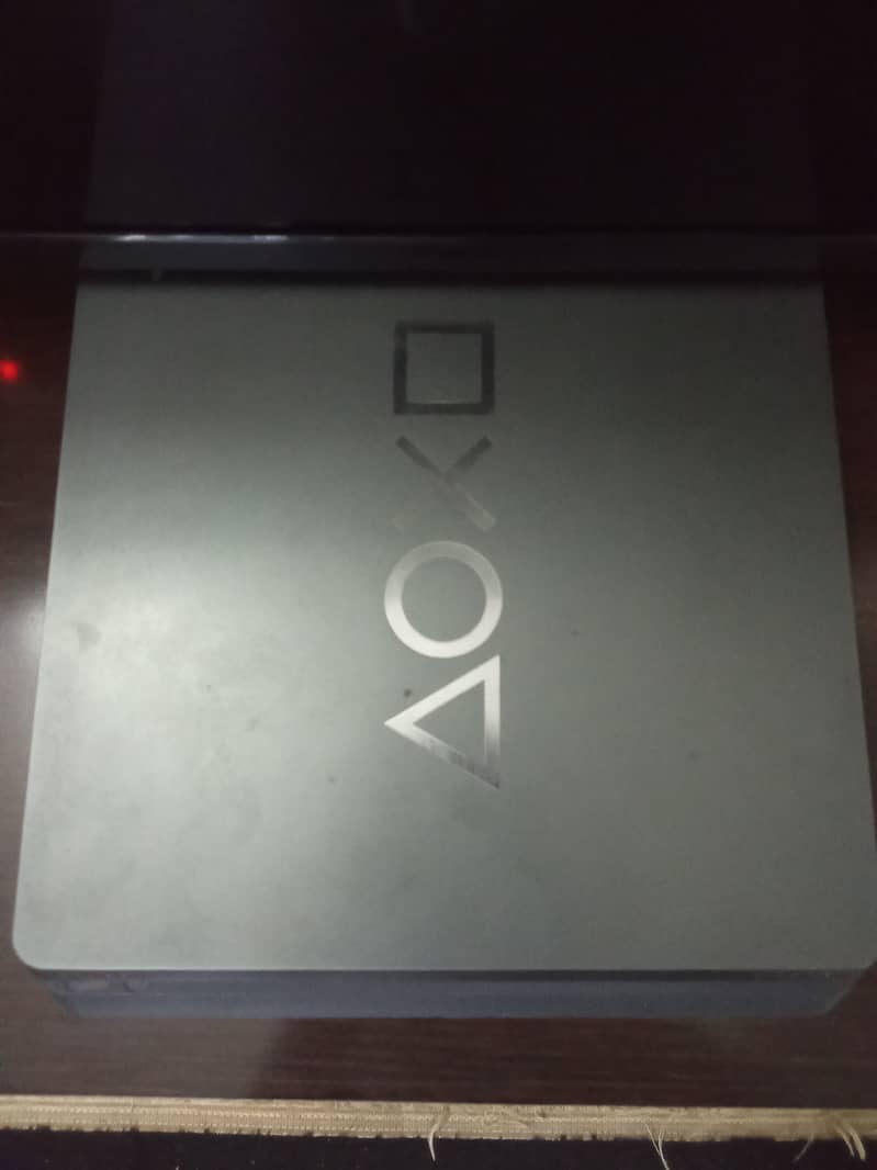 Ps4 1 tb special edition with 2 controller in great condition 2