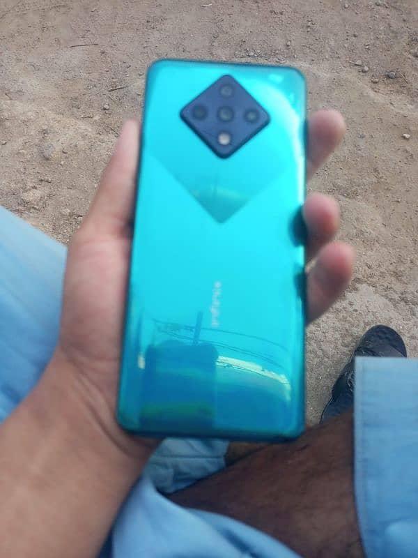 I sell infinix zero 8I with box 0